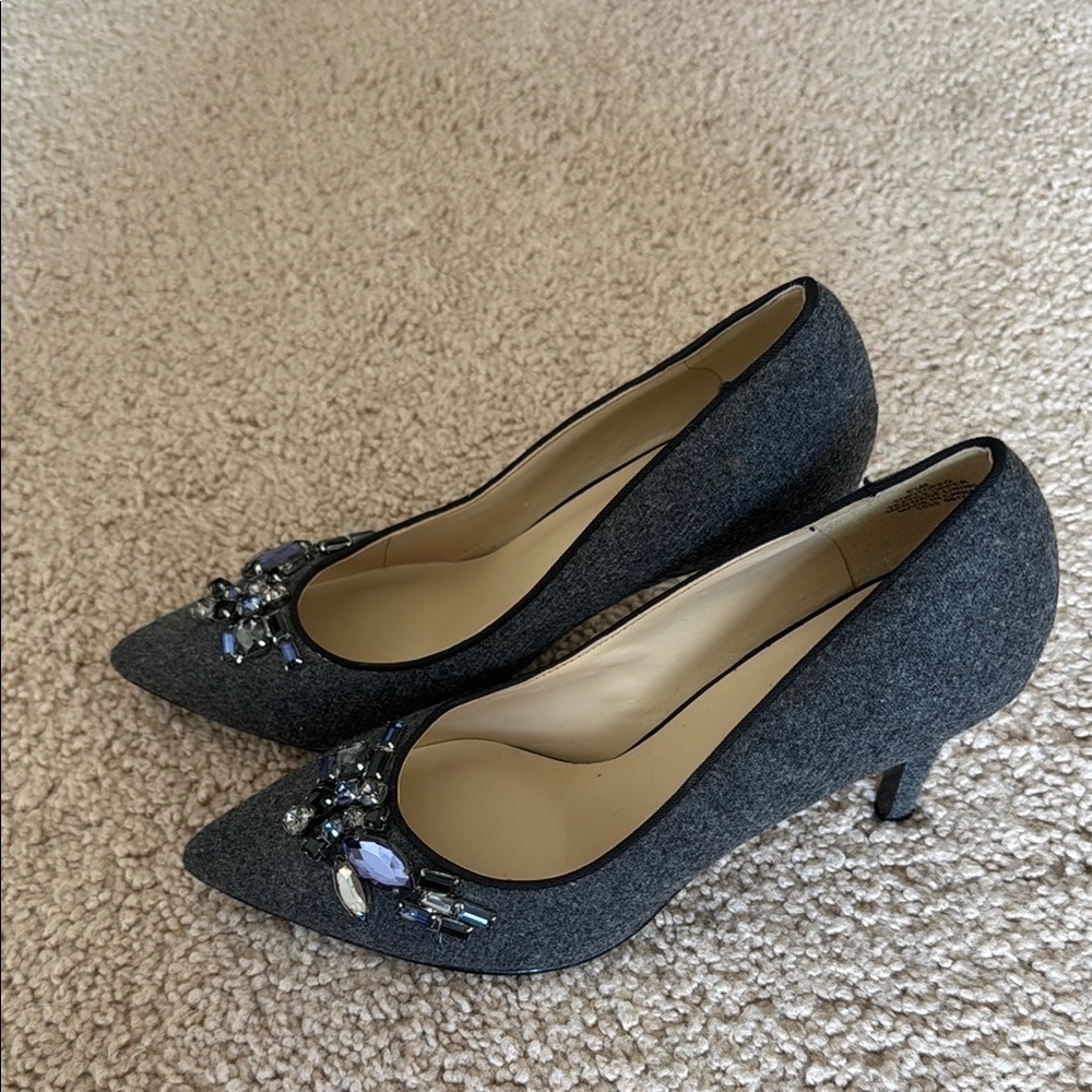 Women's Charcoal Gray Embellished Pointed-Toe Pumps